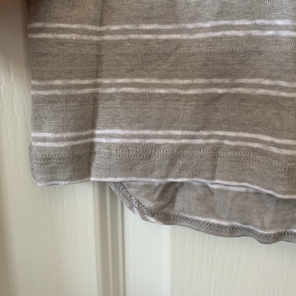 NWT LOU & GREY White And Gray Stripes 100% Linen V-neck Short Sleeves Top Size M - Picture 6 of 15